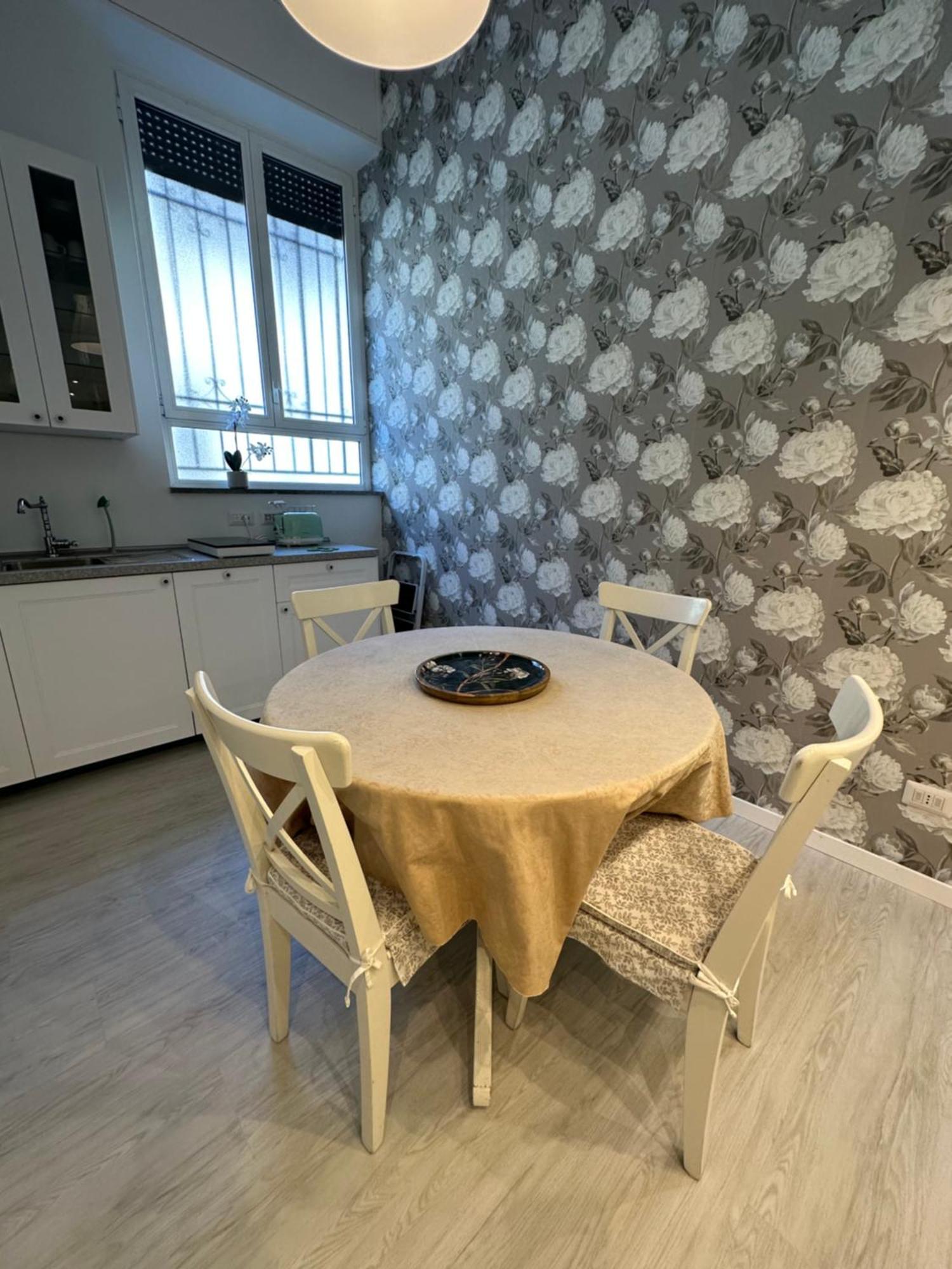 Flowers, A Cozy Suite In Μιλάνο Εξωτερικό φωτογραφία