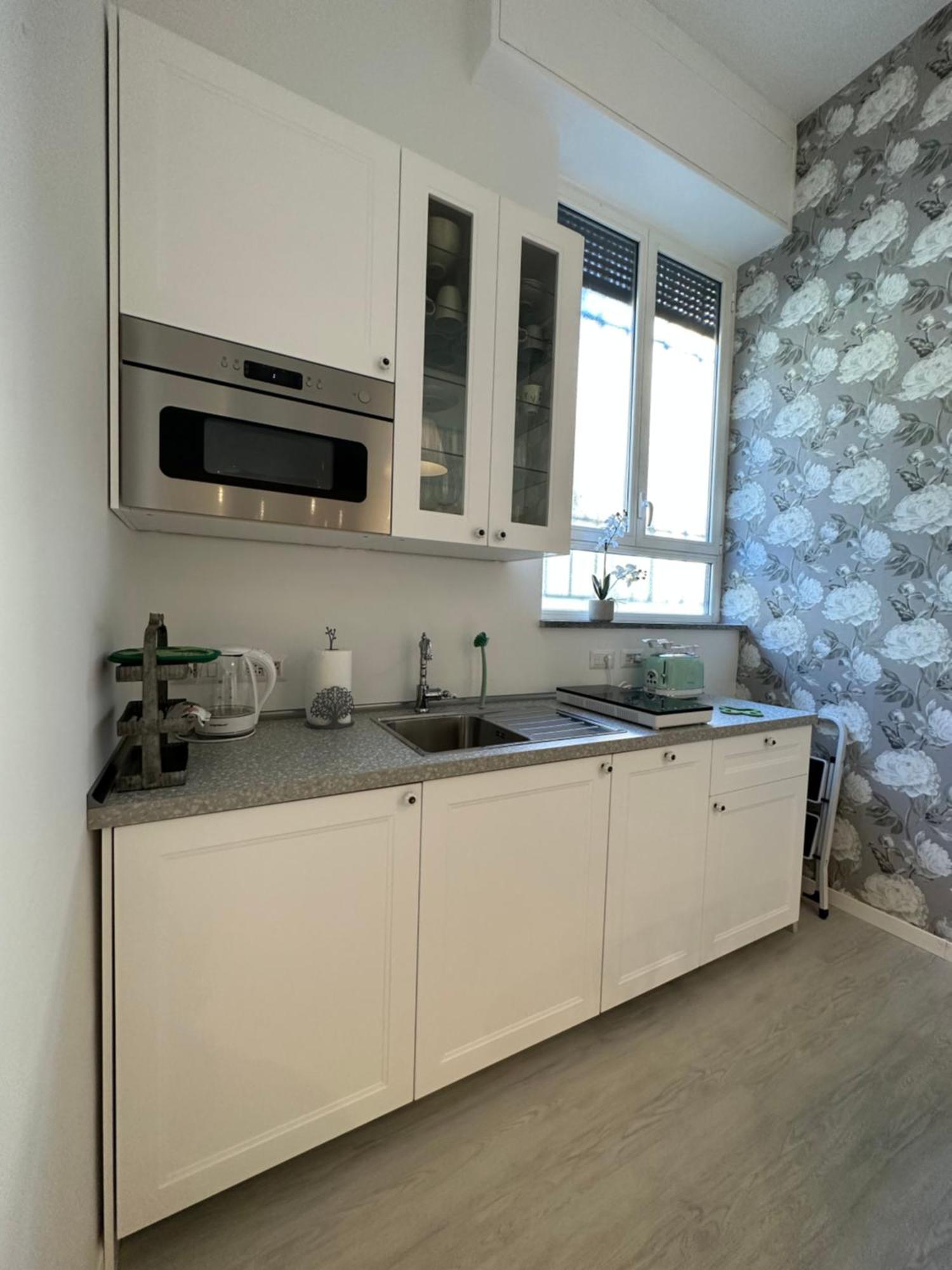 Flowers, A Cozy Suite In Μιλάνο Εξωτερικό φωτογραφία