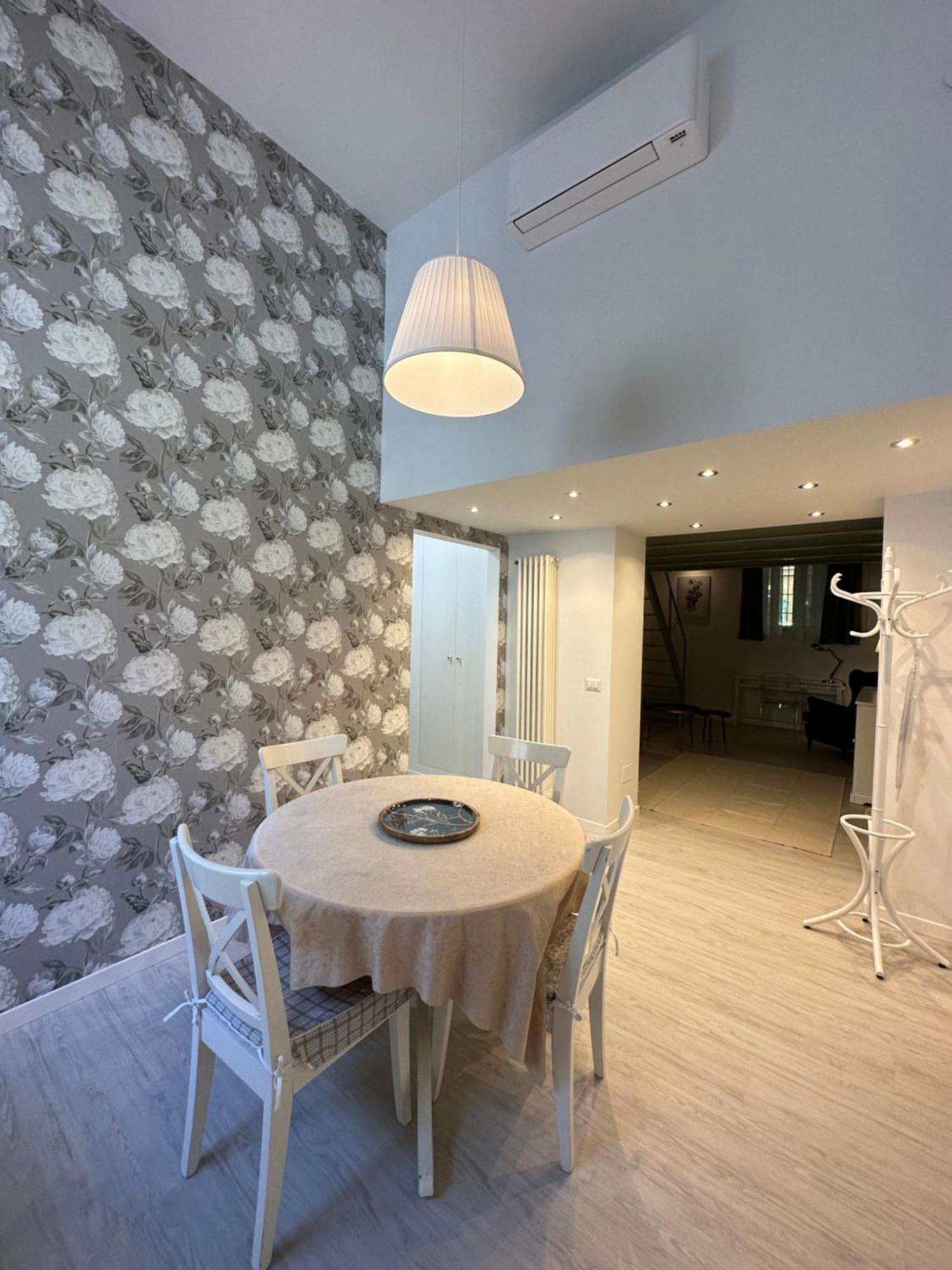 Flowers, A Cozy Suite In Μιλάνο Εξωτερικό φωτογραφία